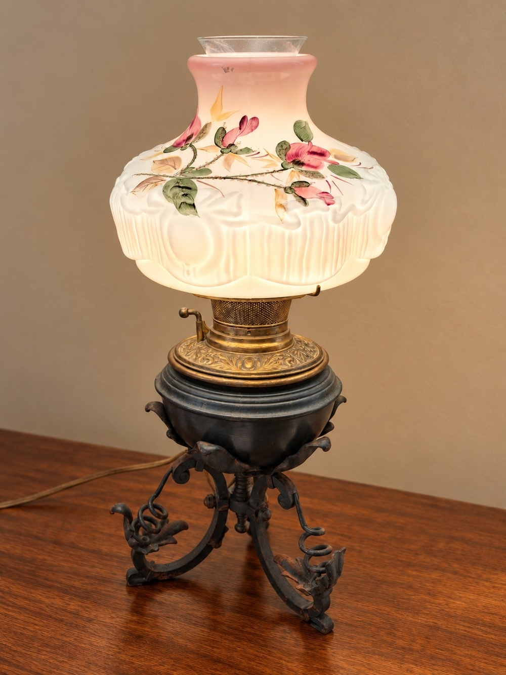Antique-Style Hand-Painted Glass Table Lamp - Pink Floral